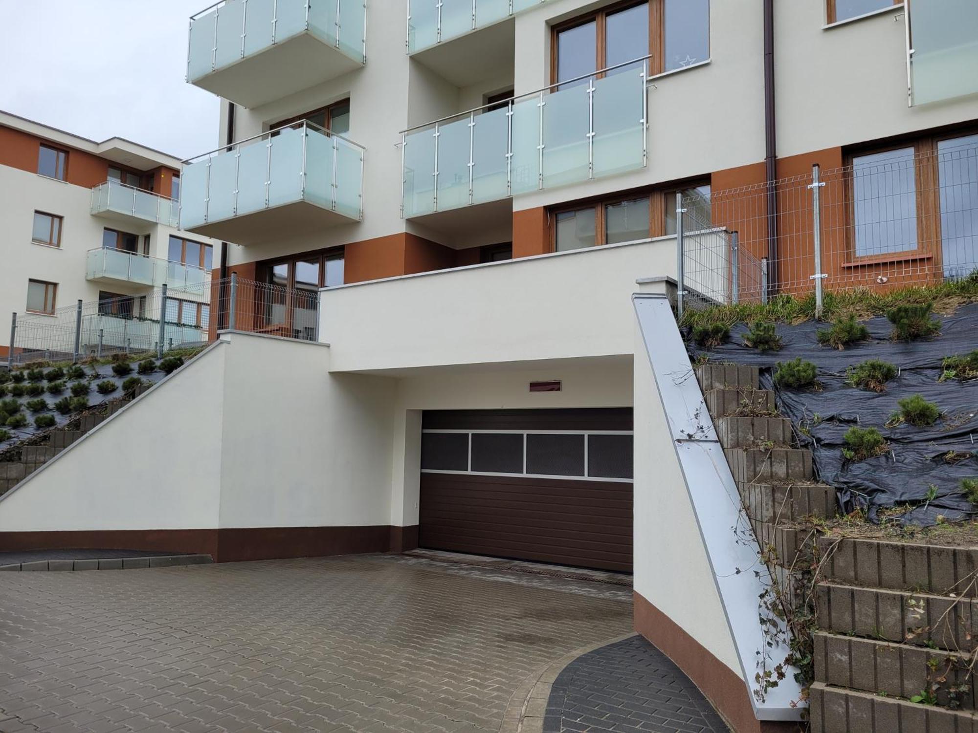 Park Apartment *